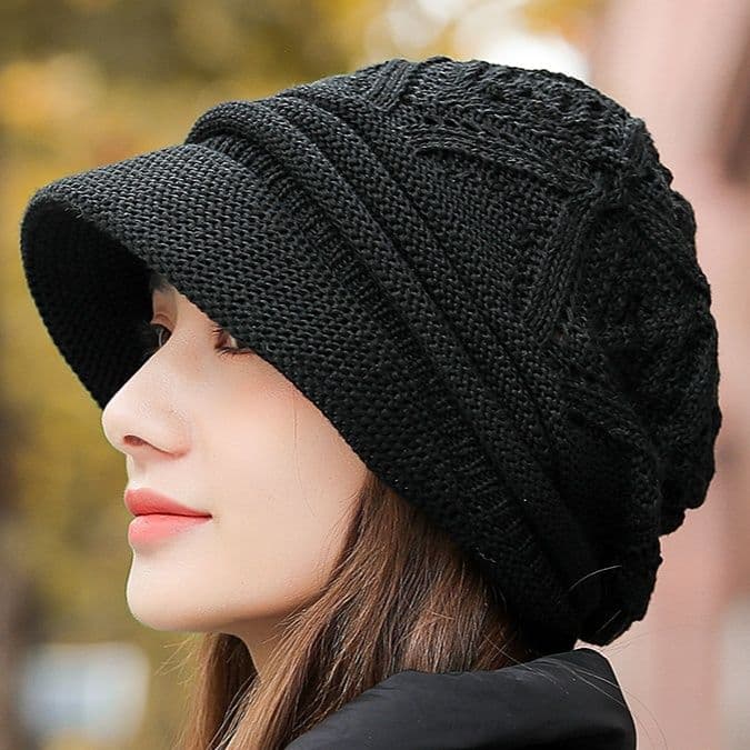 キャスケット 模様編み込みつば付きふんわりニット帽