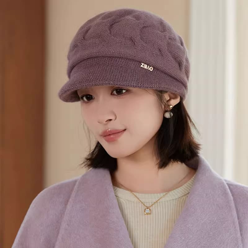 やわらか質感のニットキャスケット帽