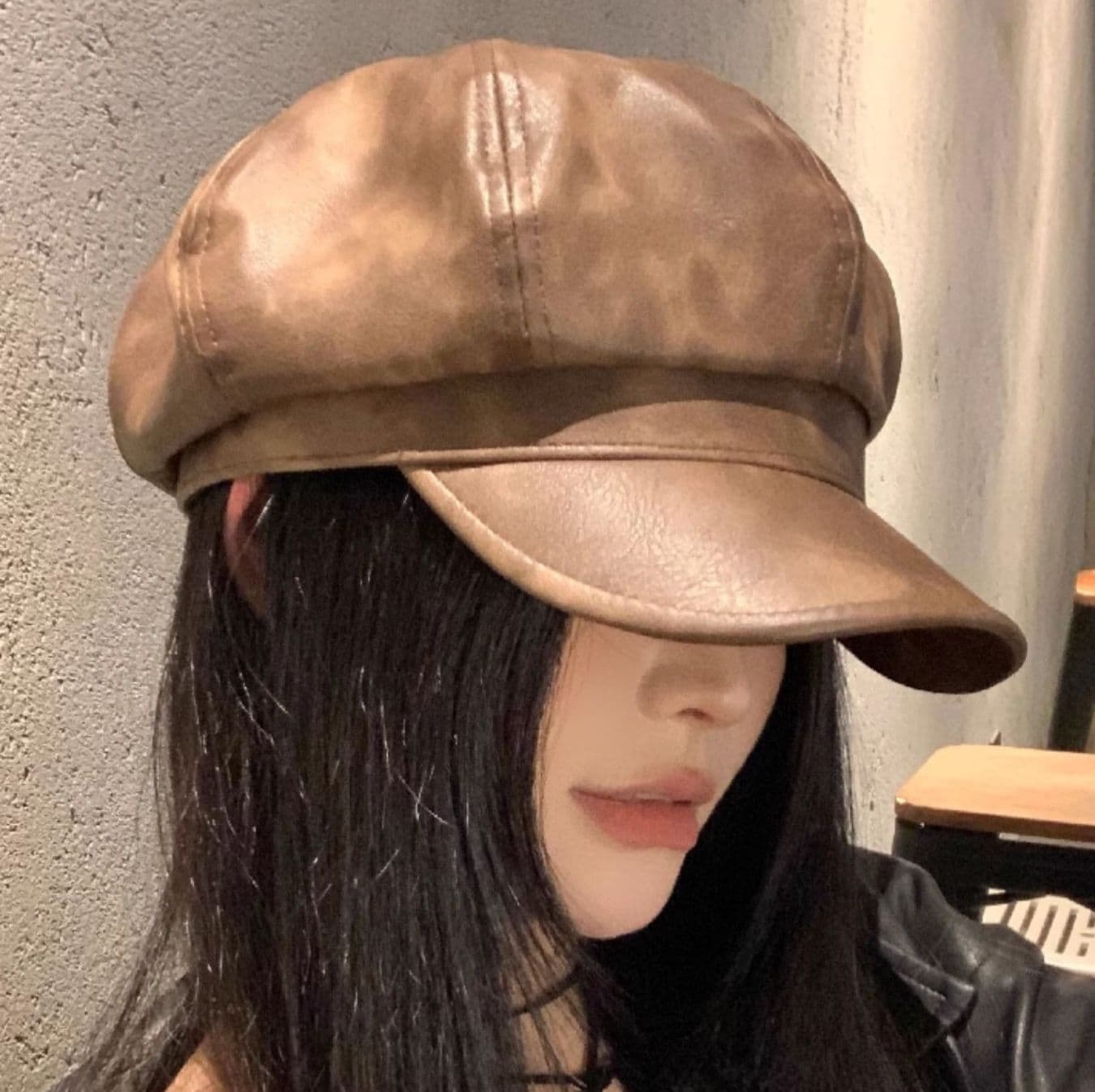 キャスケット 艶やか折り目入りレザーキャスケット