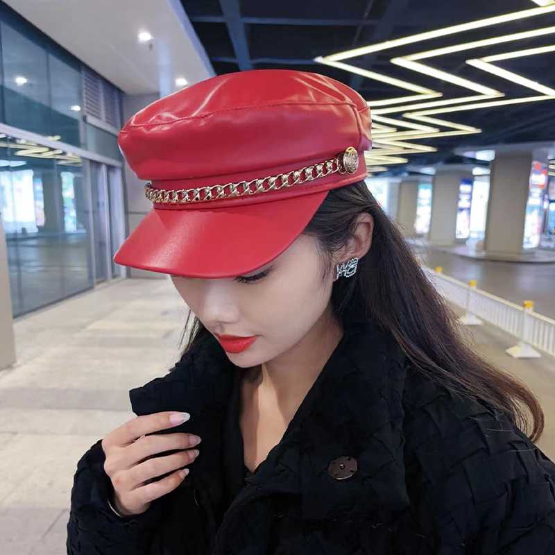 上品チェーンレザーキャスケット