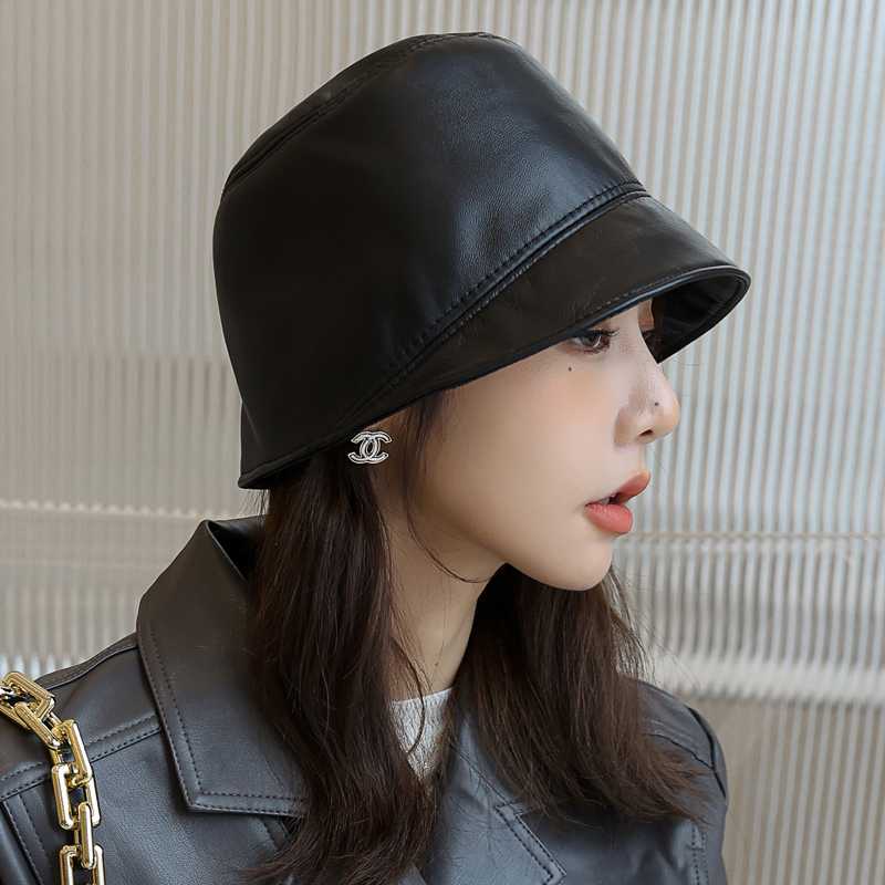 上品レザーキャスケット