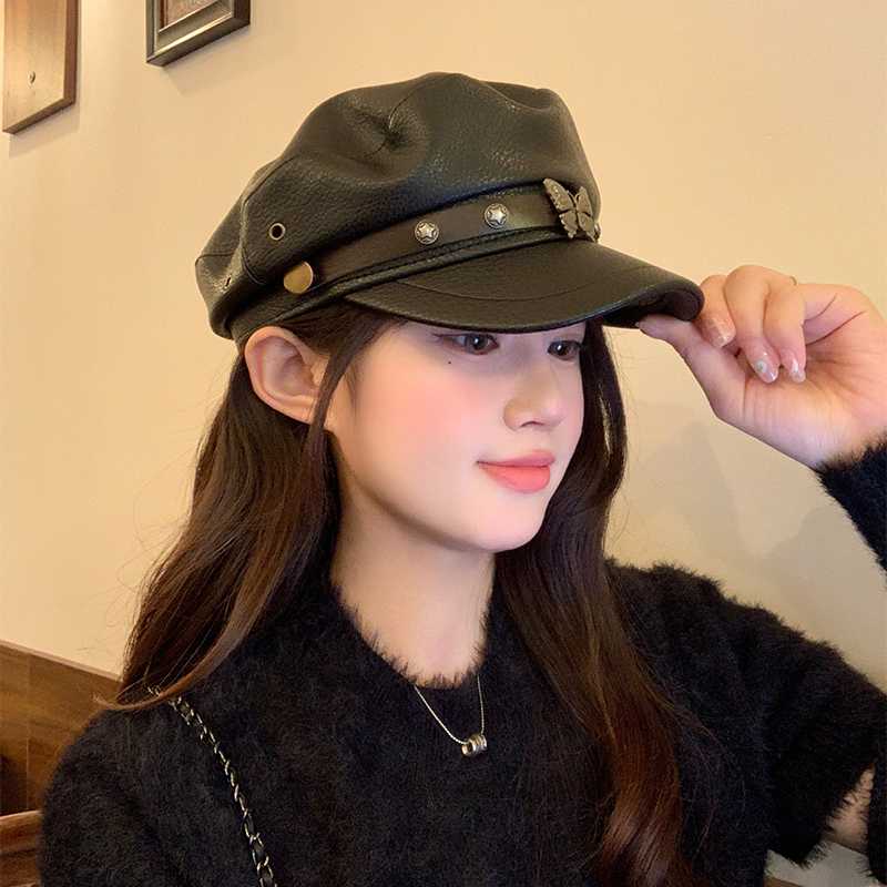 蝶モチーフ飾り革キャスケット