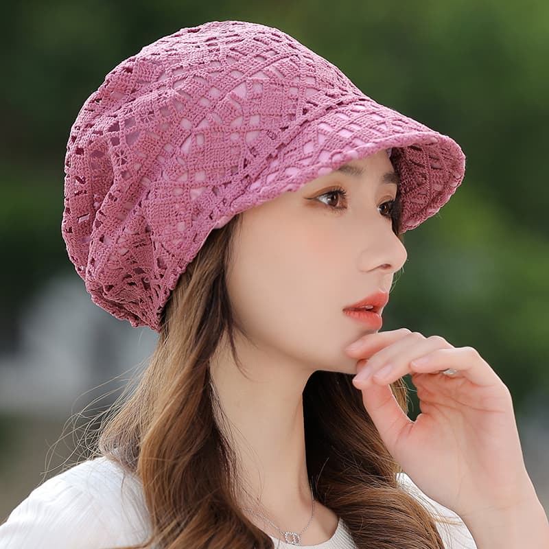 キャスケット 透かし編み模様のつば付きニット帽