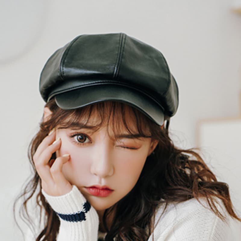 なめらかレザーキャスケット帽