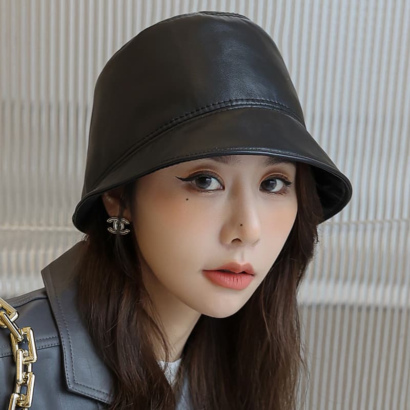 上品レザーキャスケット