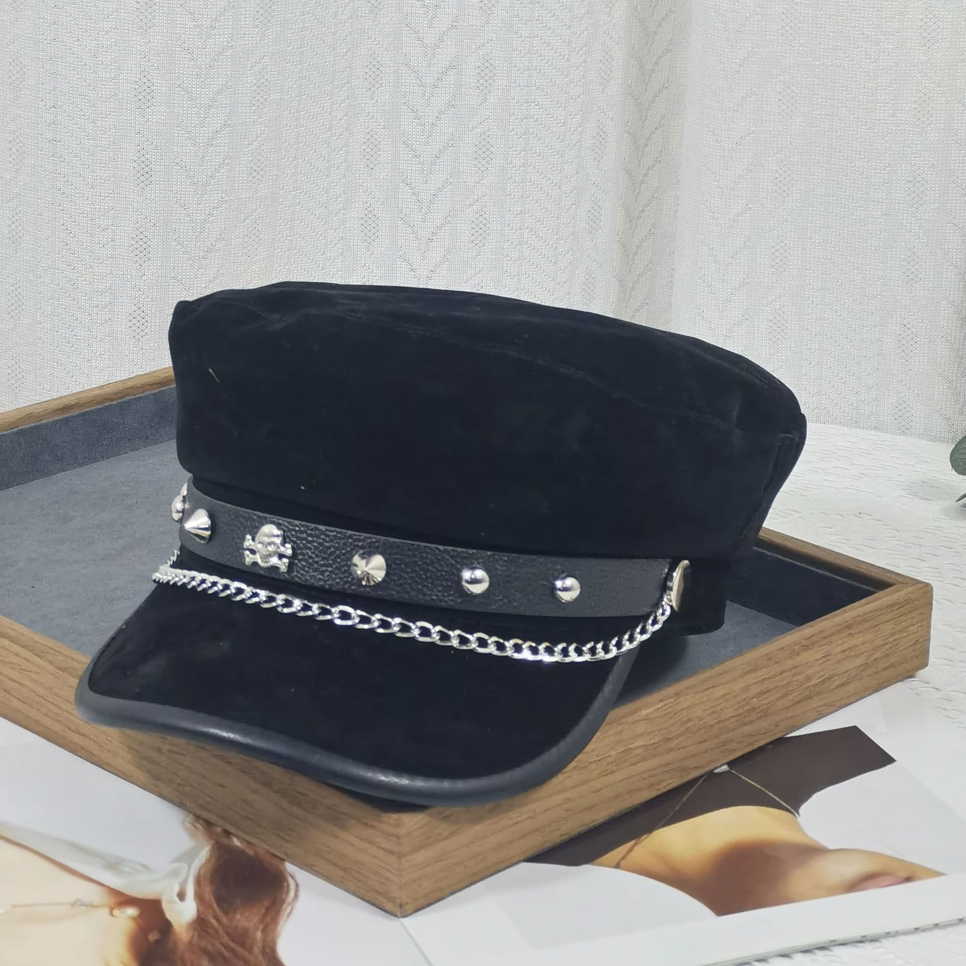 キャスケット 鋲飾り付き革調マリンキャップ