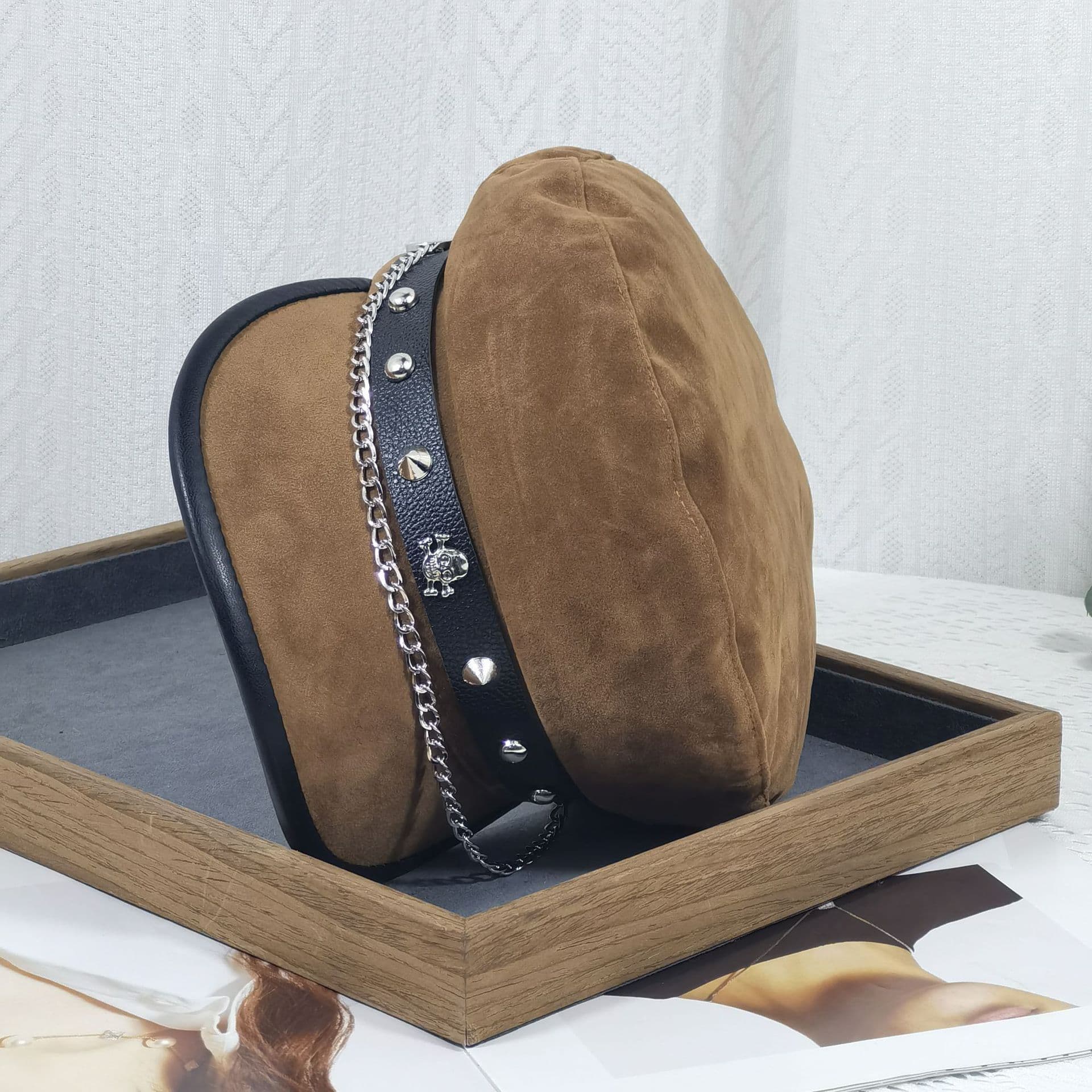 キャスケット 鋲飾り付き革調マリンキャップ