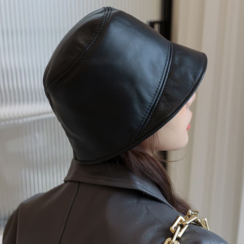 上品レザーキャスケット