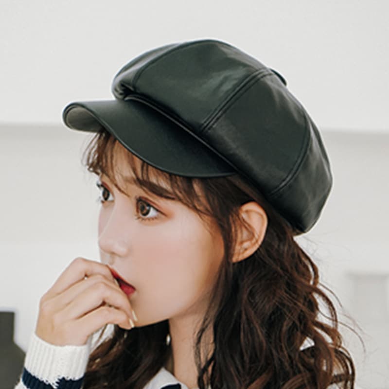 なめらかレザーキャスケット帽
