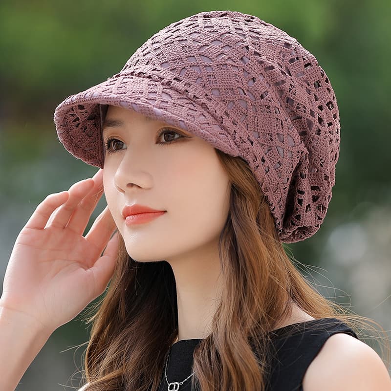 キャスケット 透かし編み模様のつば付きニット帽