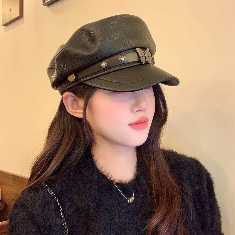 蝶モチーフ飾り革キャスケット