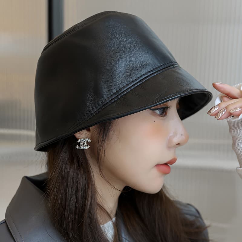 上品レザーキャスケット