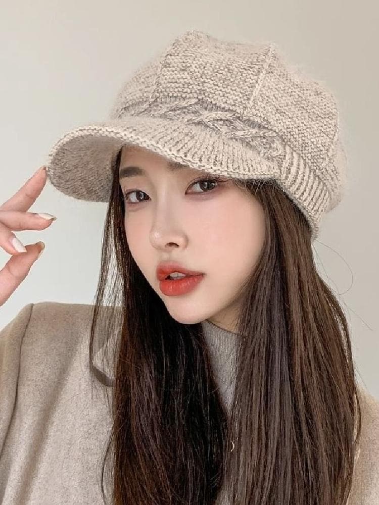 キャスケット ふんわり質感のつば付きウールニット帽