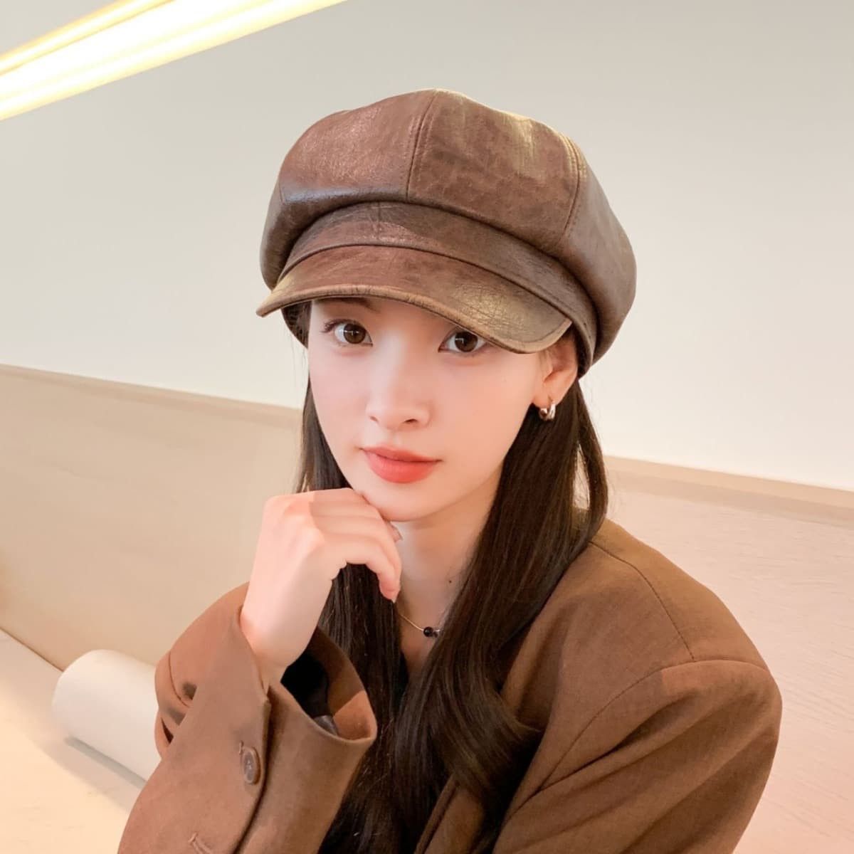 艶やかレザーキャスケット